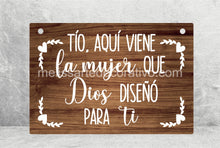 Cargar imagen en el visor de la galería, Pajecito Aqui viene la mujer que Dios diseñó para ti✨ Impreso
