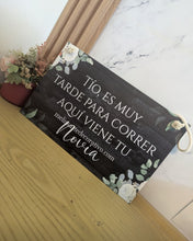 Cargar imagen en el visor de la galería, Pajecito Es muy tarde para correr aquí viene la novia ✨ Impreso
