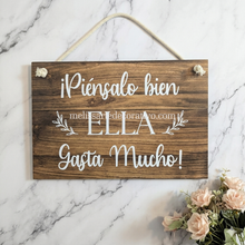 Cargar imagen en el visor de la galería, Pajecito Piénsalo bien ella gasta mucho✨ Impreso
