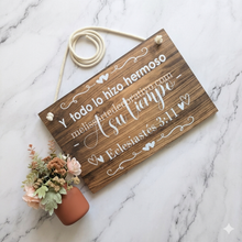 Cargar imagen en el visor de la galería, Pajecito todo lo hizo hermoso a su tiempo✨ Impreso
